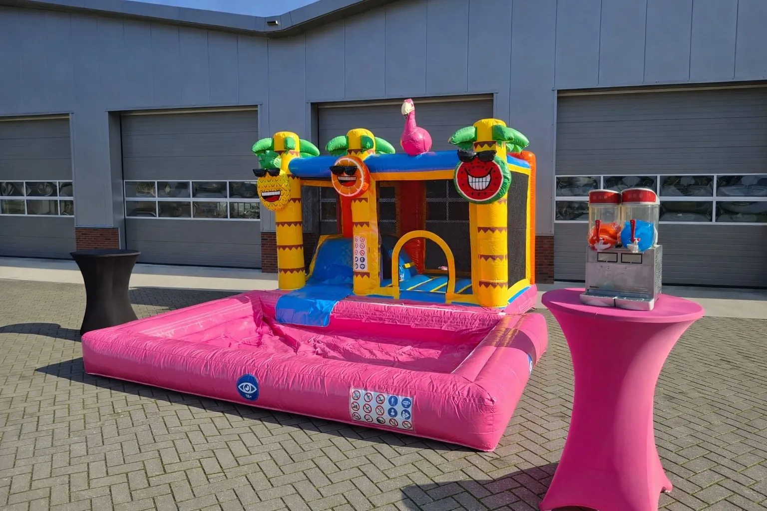 Flamingo springkussen met zwembad, foto 3