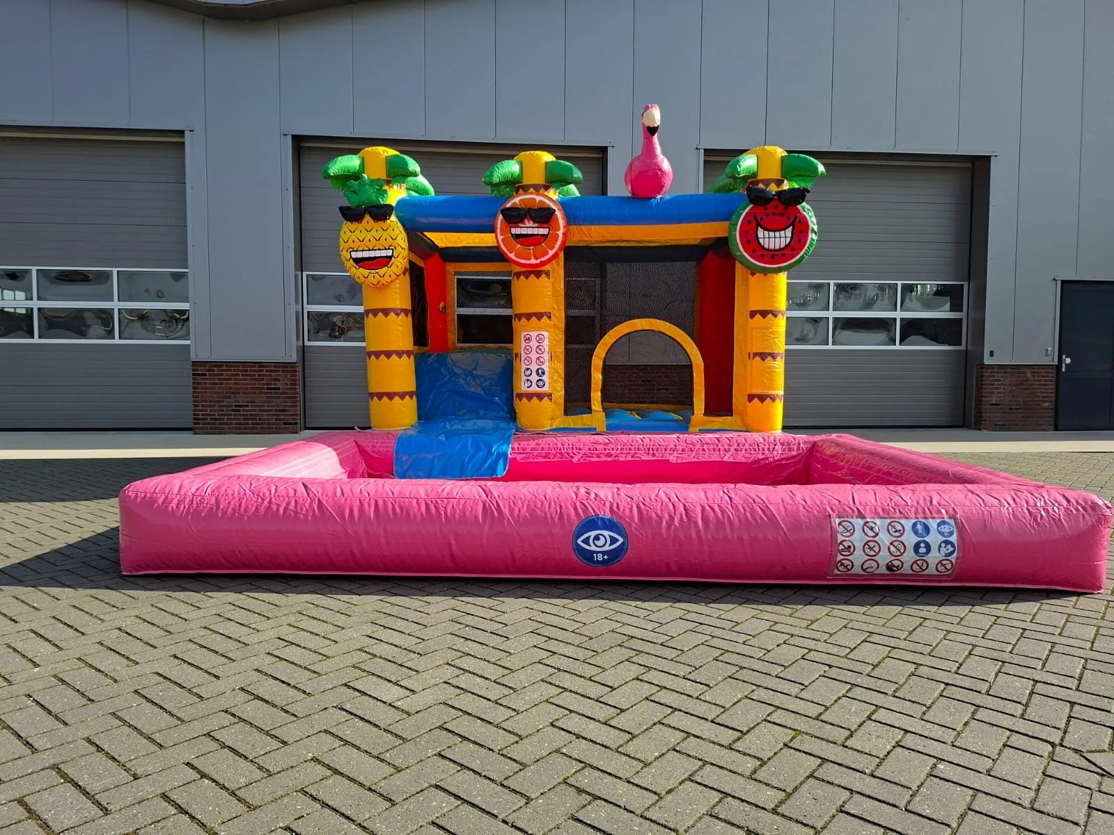 Flamingo springkussen met zwembad