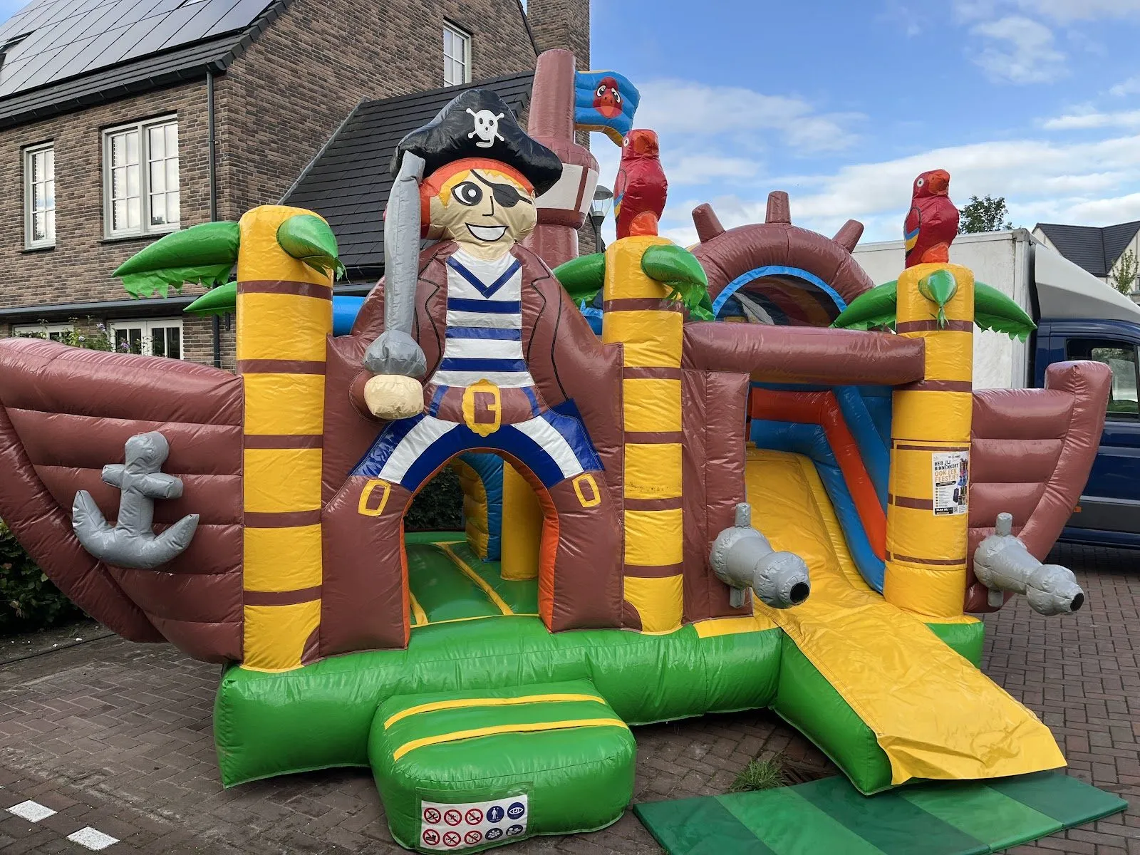 Piratenboot springkussen, foto 3